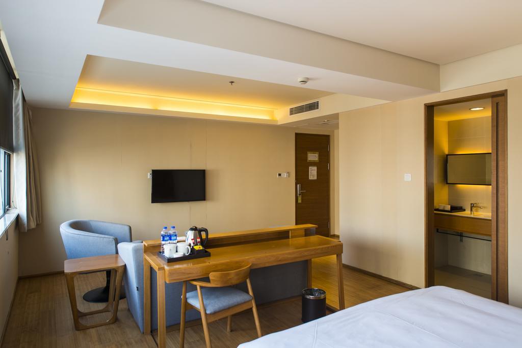Ji Hotel Wuhan Guanggu Plaza Экстерьер фото
